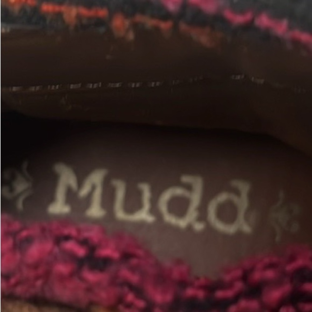 Mudd, Indian Style, Round Toe, Zip Up Back Ankle booties, Cognac, Size 7M - Picture 11 of 14